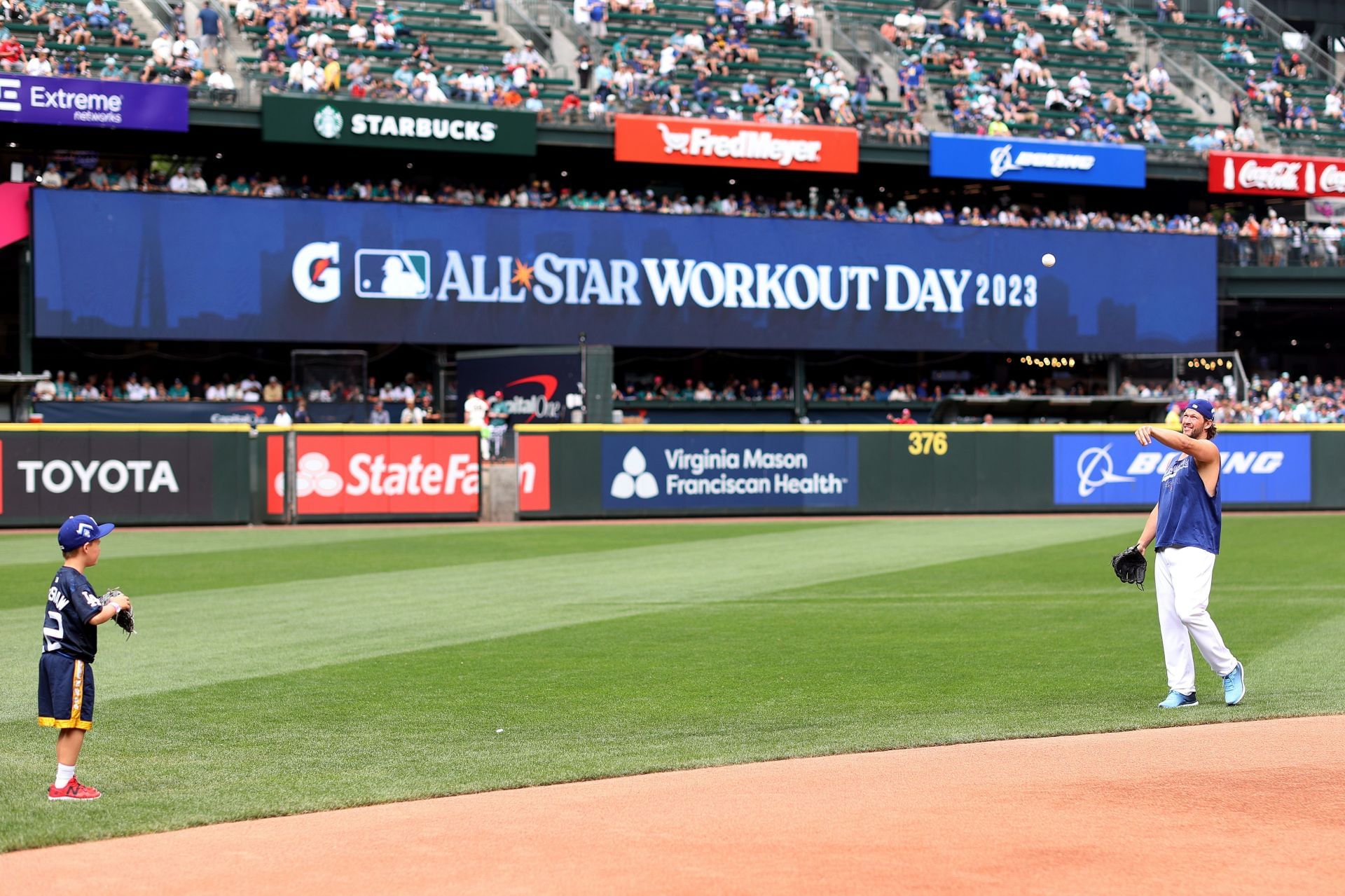 Steele shines in Seattle! ✨ #AllStarGame #JustinSteele 