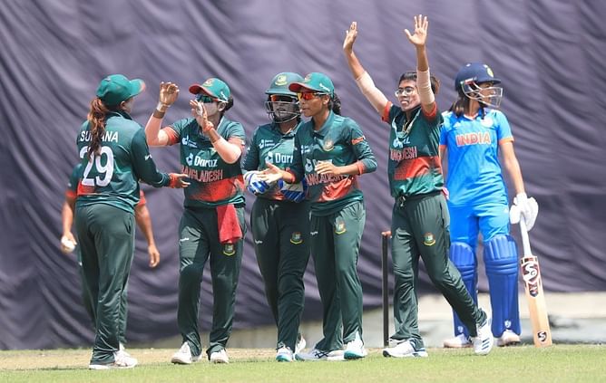 BAN-W vs IND-W : भारत-बांग्लादेश के बीच रोमांचक वनडे हुआ टाई, टीम इंडिया ने आखिरी ओवरों में की शर्मनाक बल्लेबाजी
