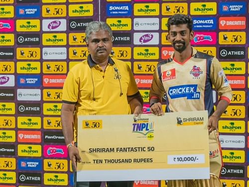 Baba Aparajith receiving an award (Image Courtesy: Twitter/TNPL)