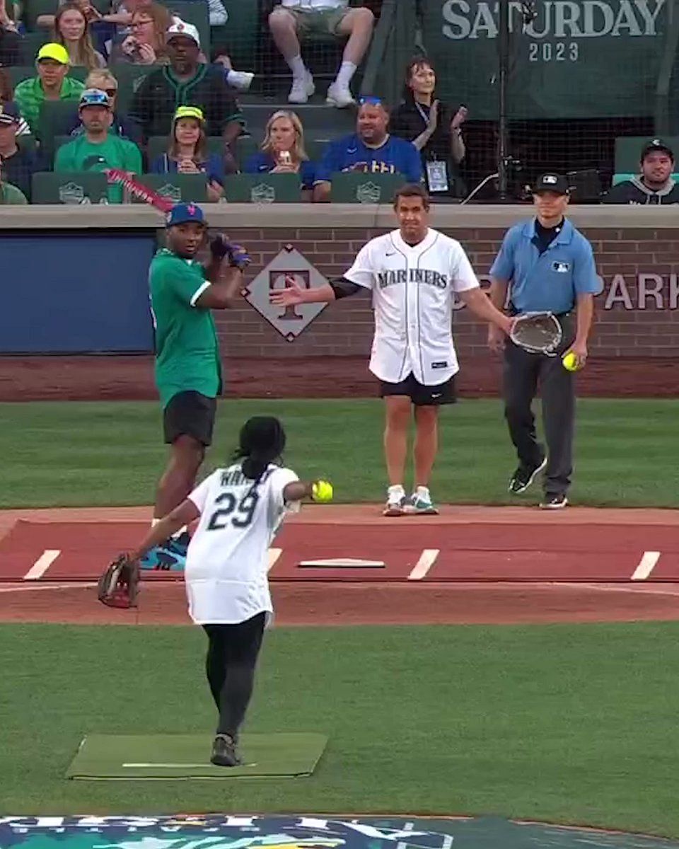 Donovan Mitchell Nearly Hits Home Run At Mets Stadium