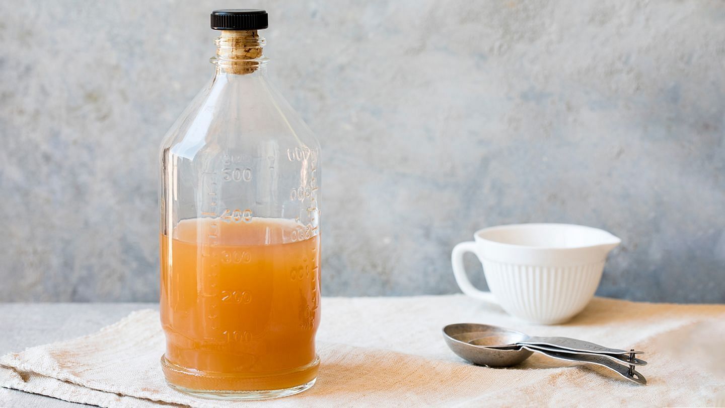 Apple cider vinegar (Image Via Getty Images)