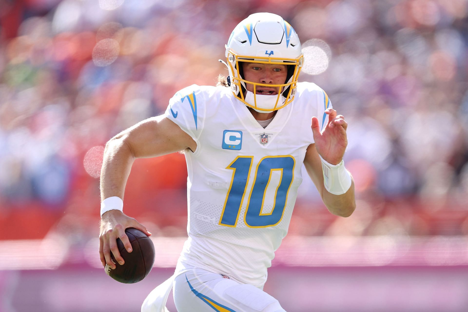 Contract signed, Justin Herbert opens Chargers camp on the money