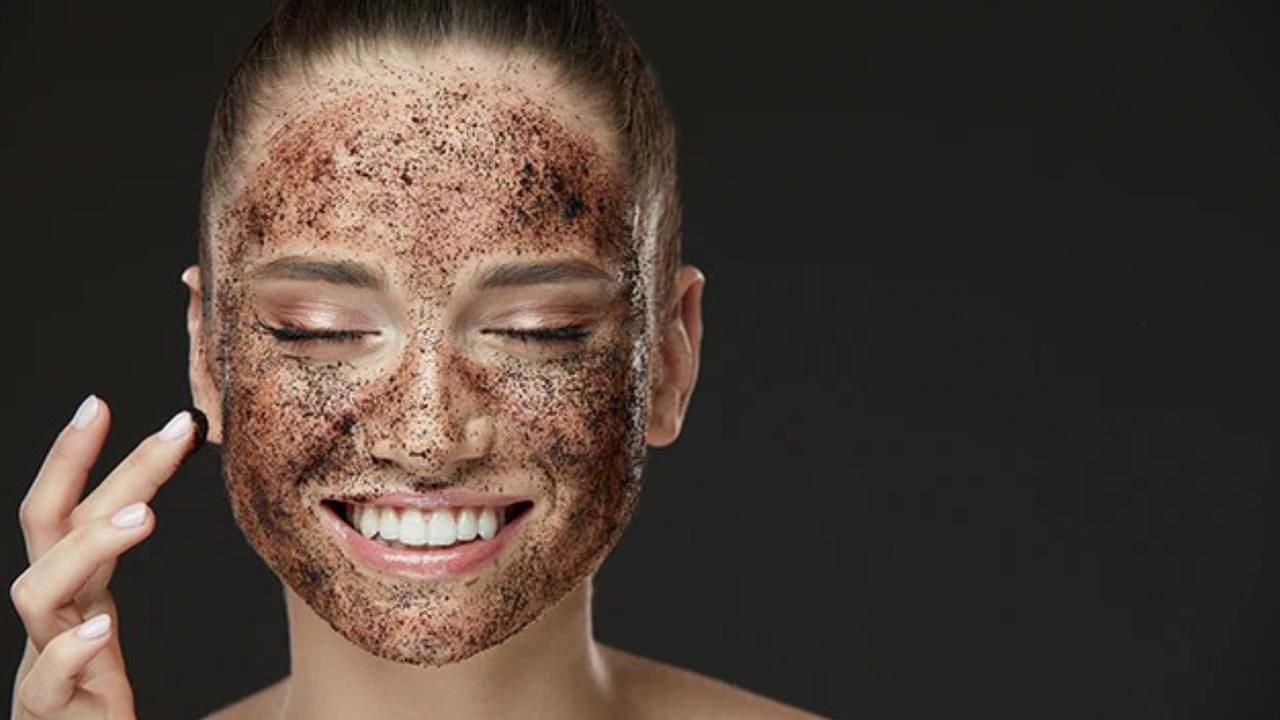 How to exfoliate skin (Image via Getty Images)