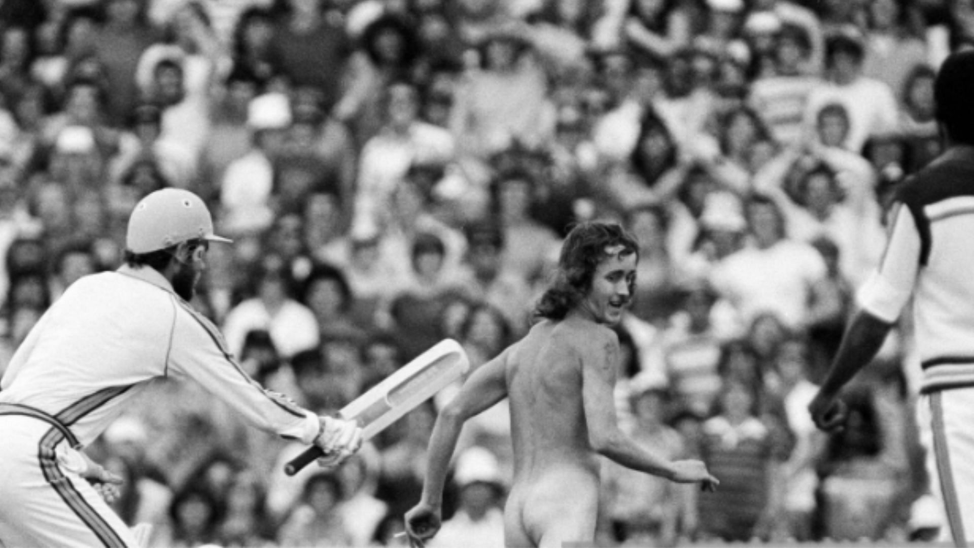 Greg Chappell hitting the streaker with his bat.