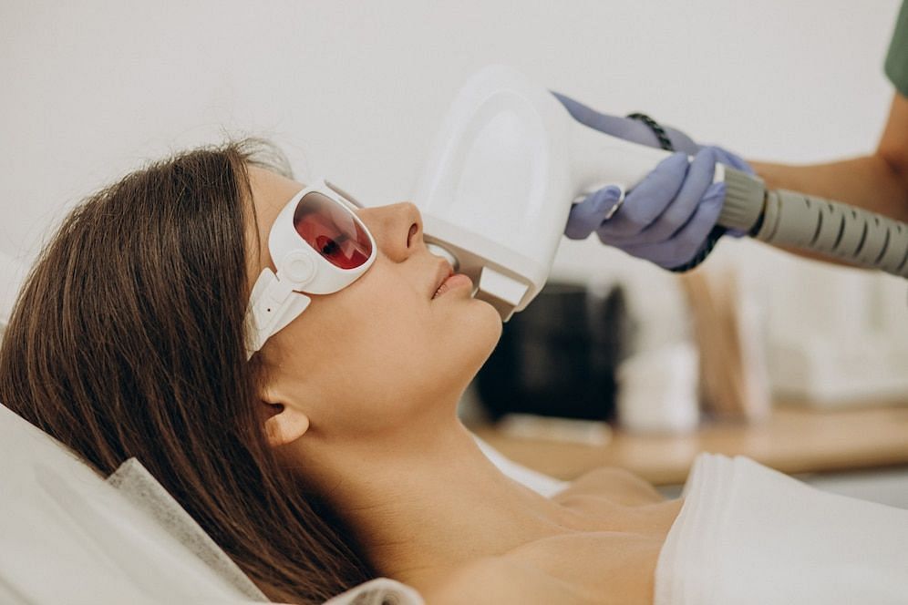 Laser treatment (image via freepik/senivpetro)