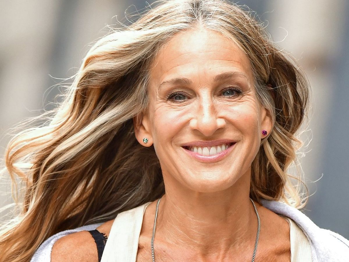 Sarah Jessica Parker won the Primetime Emmy Award for Outstanding Lead Actress in a Comedy Series for Sex and the City in 2004 (Image via Getty)