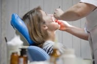 Gum disease progression (Image via Freepik/Bearfotos)