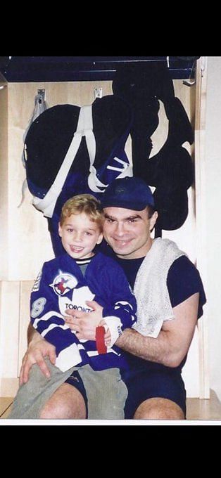 Max Domi shares viral throwback pic with father Tie after joining Maple  Leafs