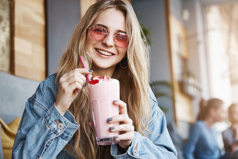 Milkshakes are a safe post procedure choice. (Image via Freepik/Lookstudio)