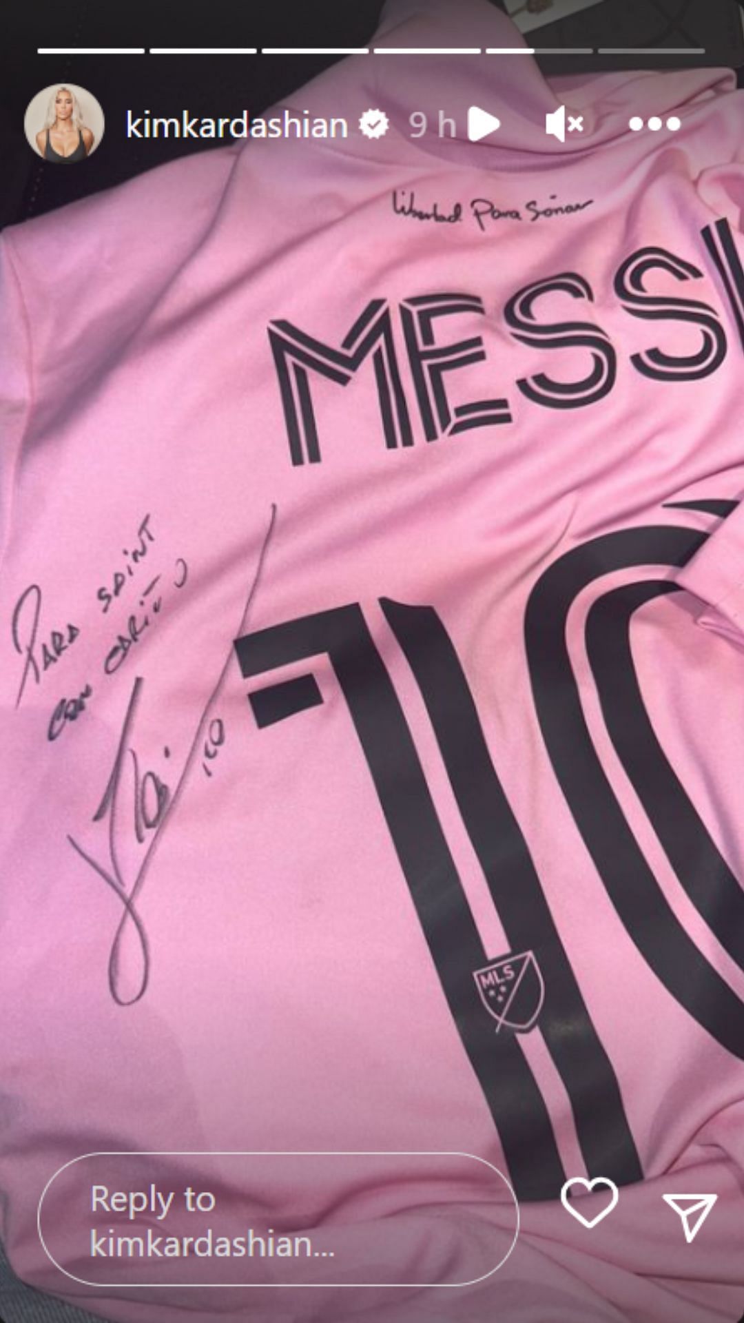 Messi sent a special gift to Kardashian and her kids.