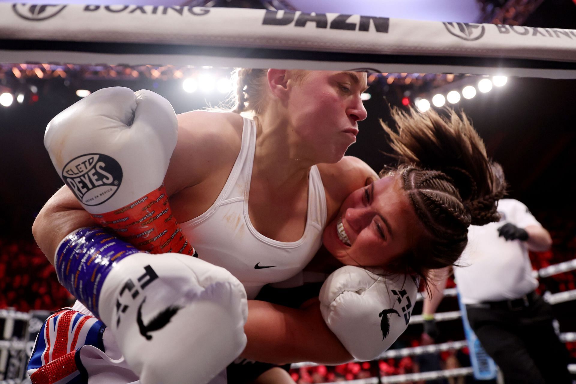 OnlyF*ns star Elle Brooke refuses to box sister Emily; career takes  surprising turn after loss