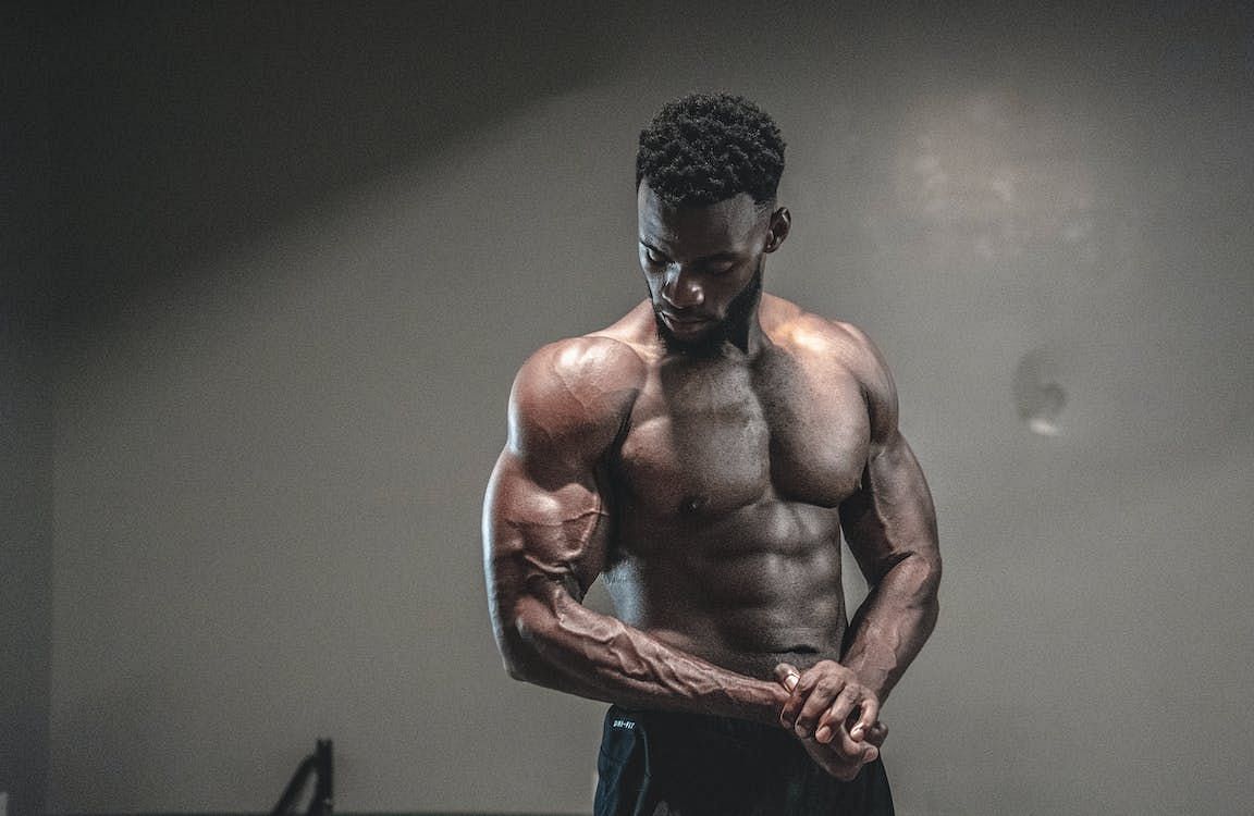 Chest and arm workouts can help you gain strength, enhance your posture, and attain a sculpted appearance (Pikx By Panther/ Pexels)