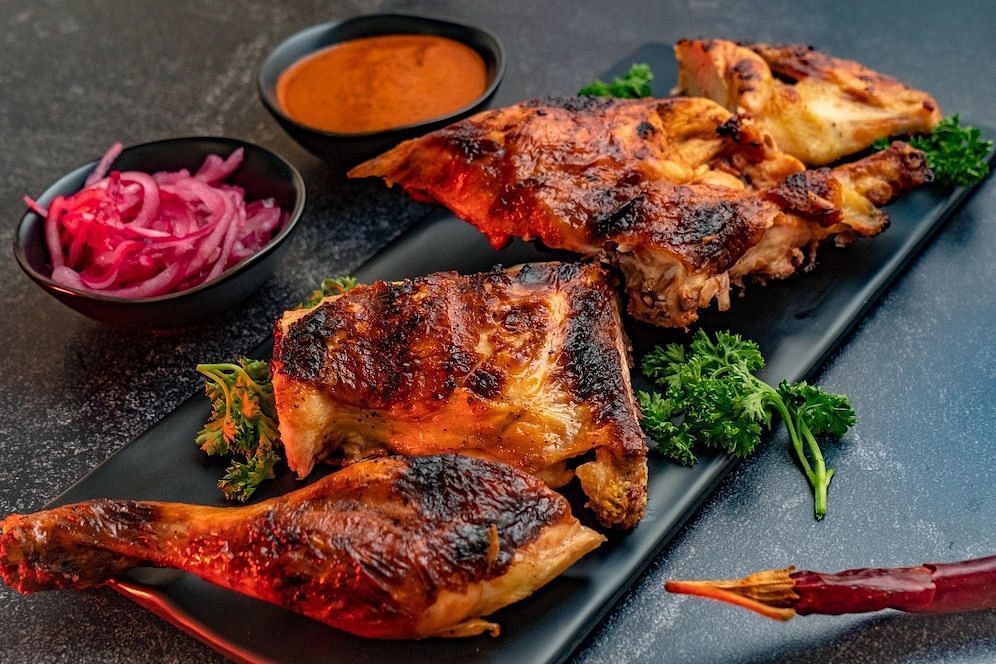 Grilled chicken (Image via freepik/wirestock)