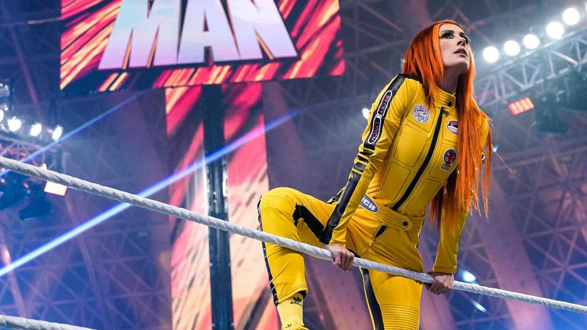 Becky Lynch Reached Out To WWE Legend After Steel Cage Match Against Trish  Stratus - BVM Sports