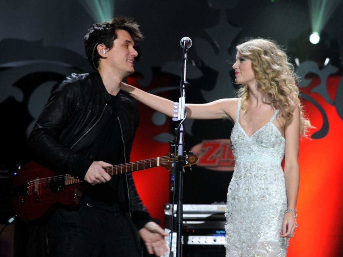 John Mayer and Taylor Swift dated briefly from 2009 to 2010 (Image via Getty)