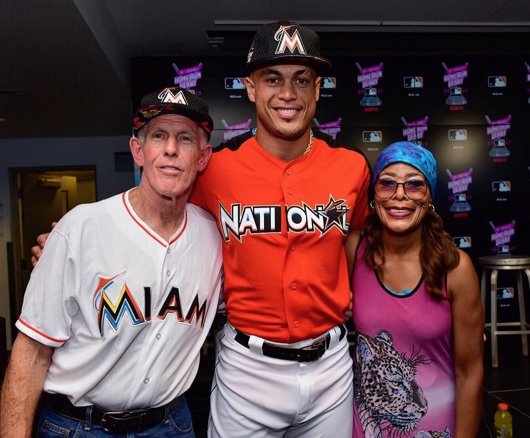 Giancarlo Stanton with his parents