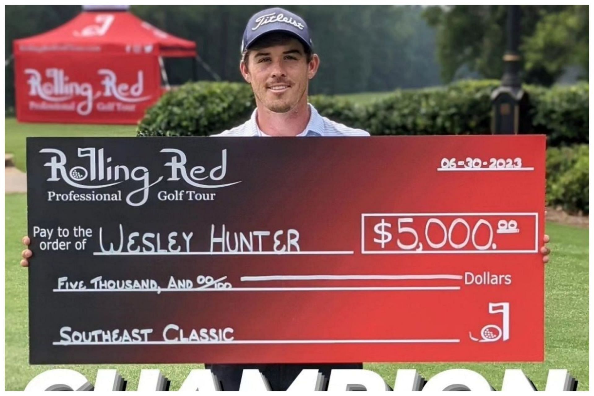 Wesley Hunter poses with a check after winning the title on the Rolling Red Golf Tour&#039;s South East Classic (Image via Twitter.com/RollingRedGolf).