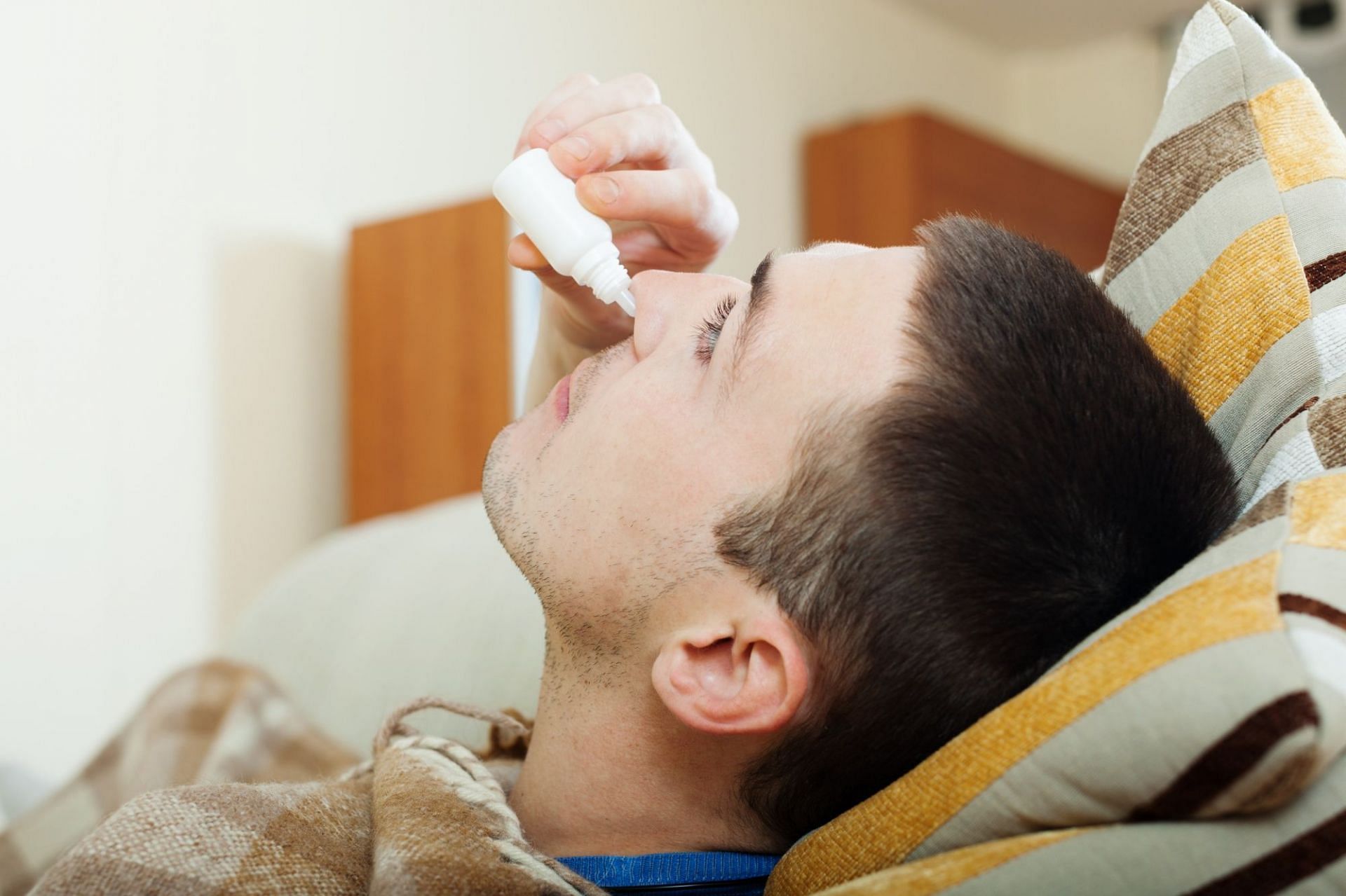 Nasal sprays can help with congestion. (Photo via Freepik/bearfotos)