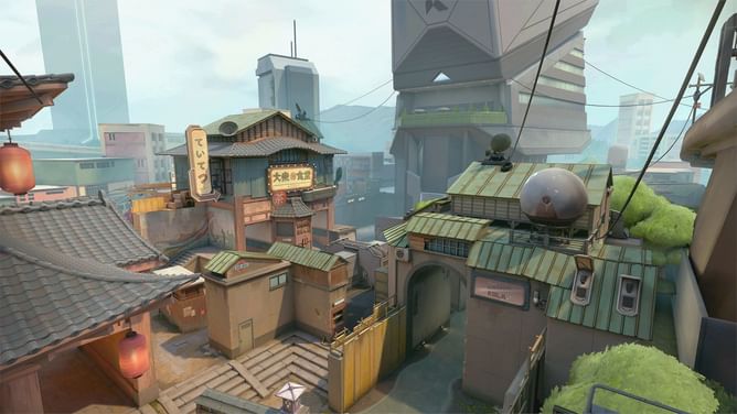 How to play on District map in Valorant