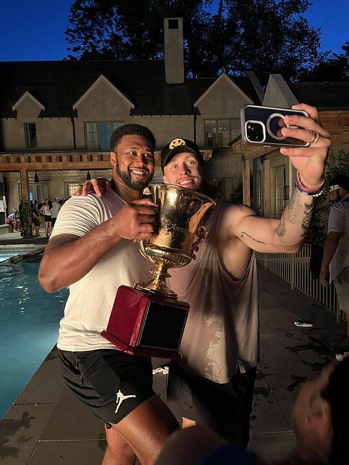 David Bakhtiari, Tucker Kraft star at Beer Olympics, beat 49ers duo