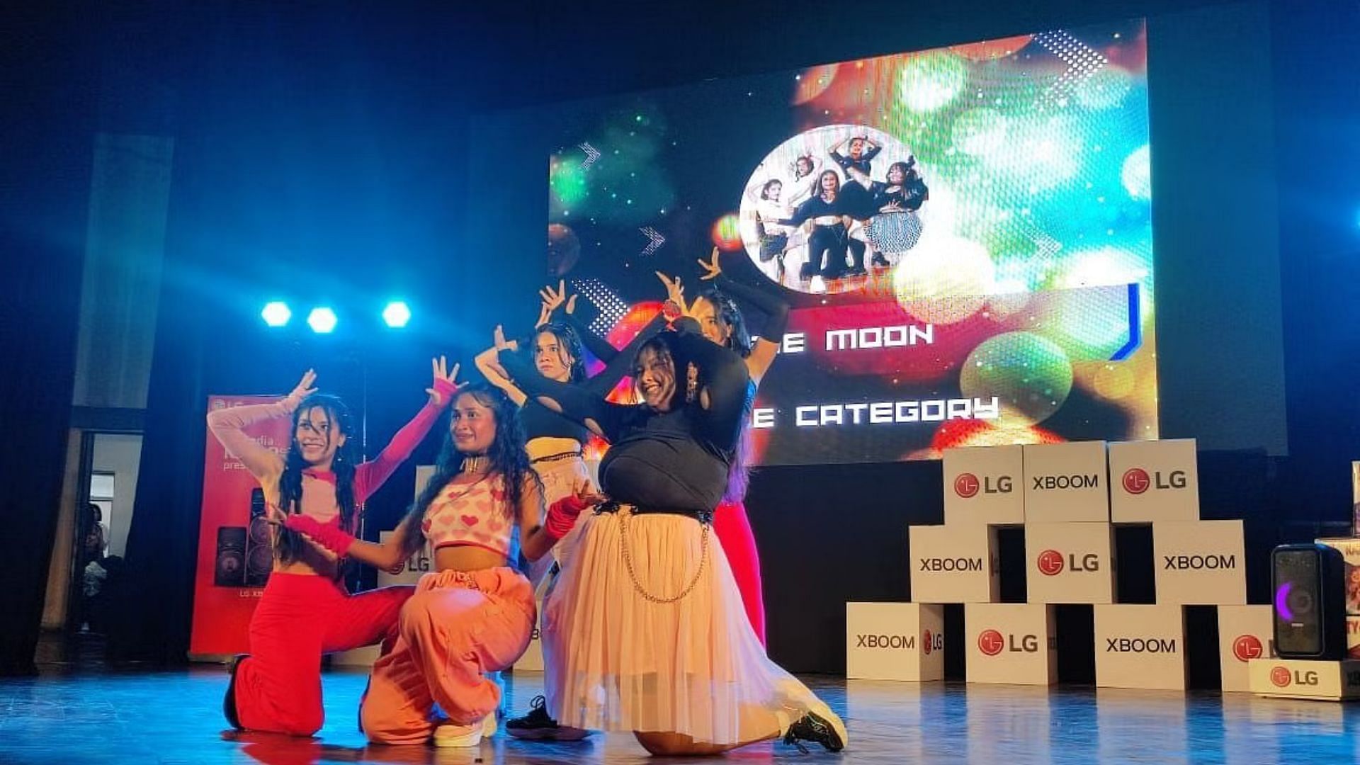 Participants performing at the Delhi K-pop Contest 2023 (Image via Sportskeeda)