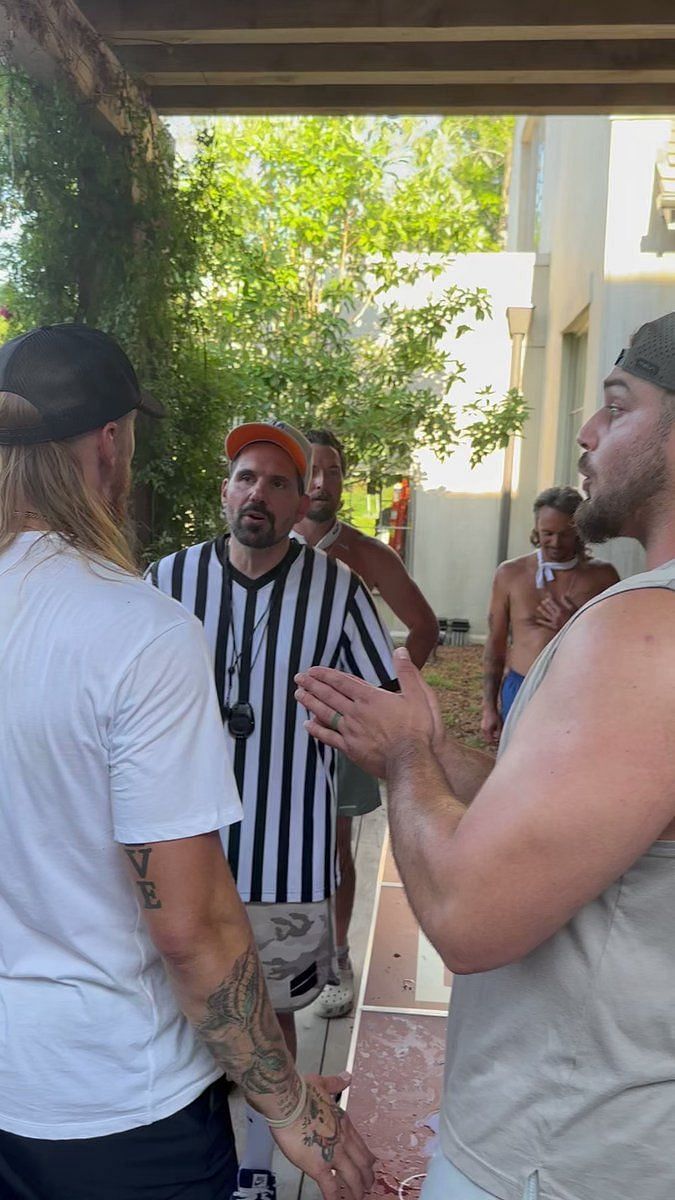 David Bakhtiari, Tucker Kraft star at Beer Olympics, beat 49ers duo