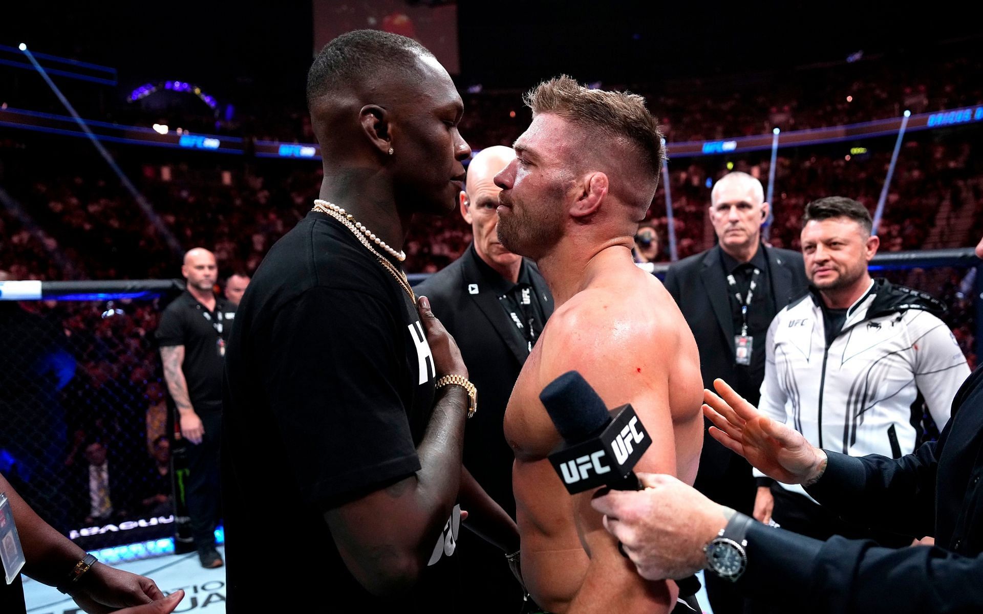 Israel Adesanya [Left] Dricus du Plessis [Right] at UFC 290 [Image courtesy: @UFCEurope (Twitter)]