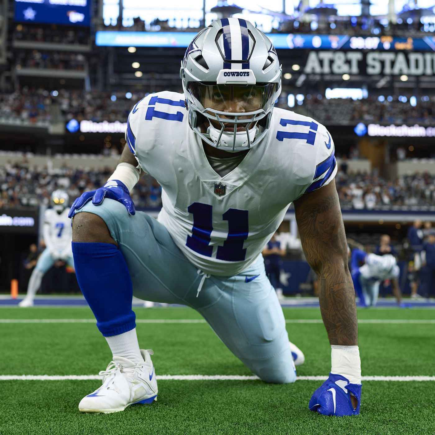 Micah Parsons warming up for the Dallas Cowboys