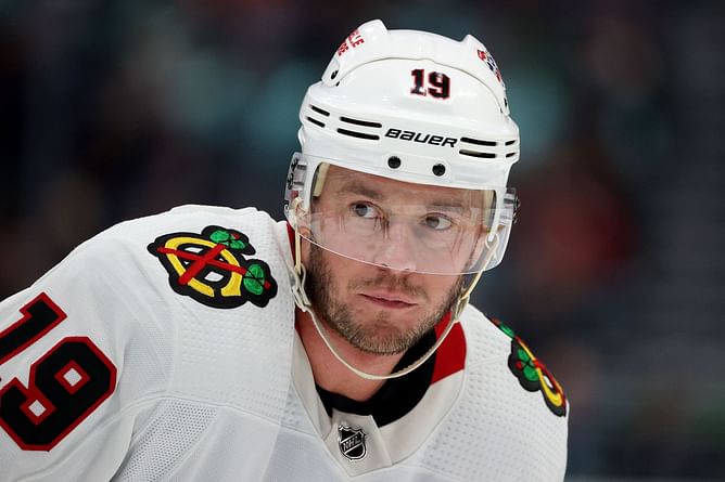 NHL fans left debating over Jonathan Toews' NHL future amid major new update- "End of an Era"