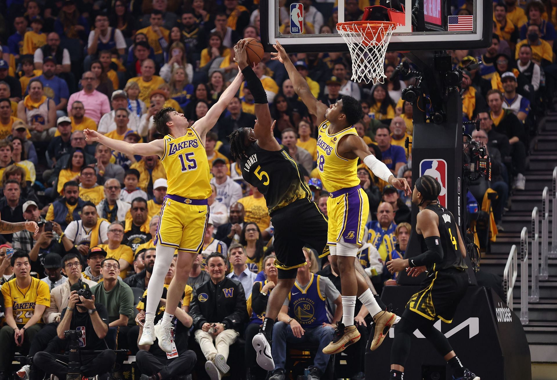 Los Angeles Lakers vs Golden State Warriors - Game One