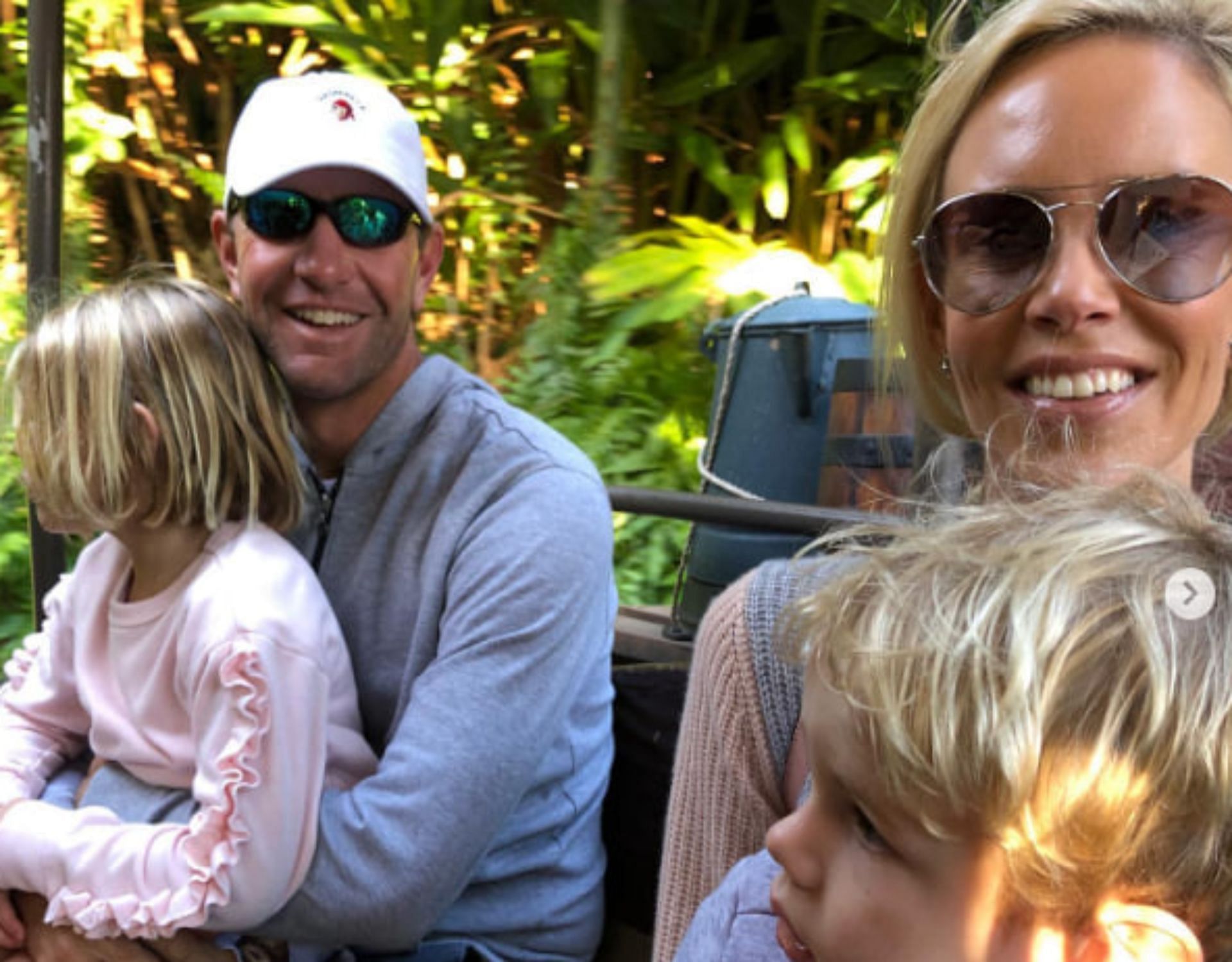 Lucas Glover and his wife Krista with their kids (Image via Instagram @lucas_glover__).