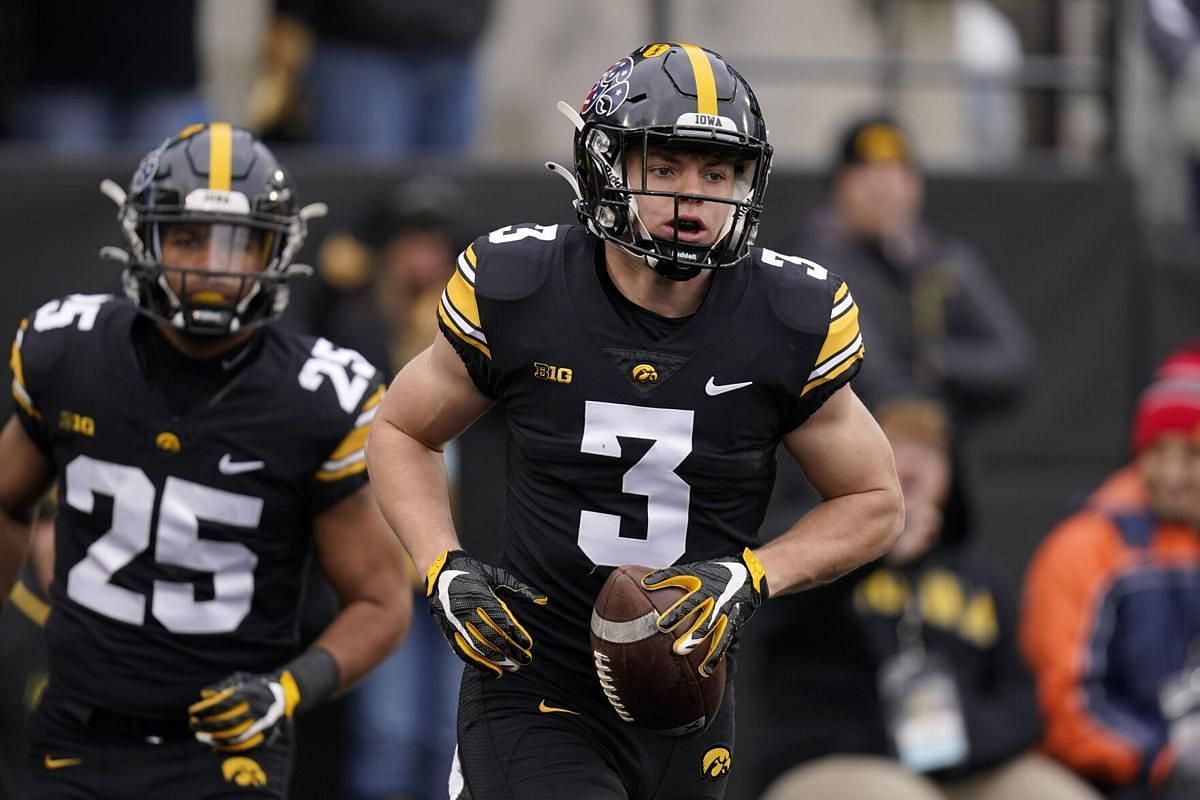 Iowa Hawkeyes cornerback, Cooper DeJean