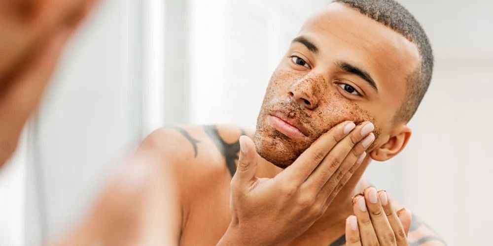 How to exfoliate skin (Image via Getty Images)