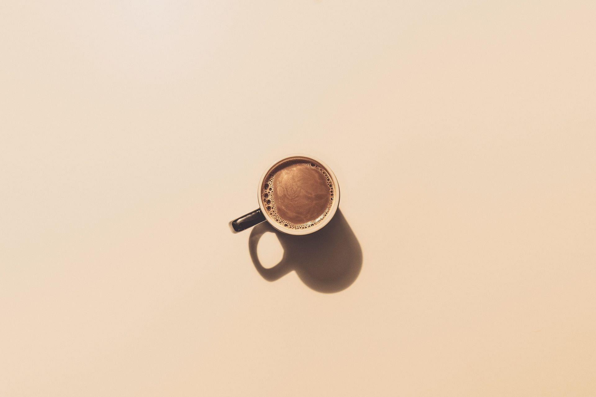 Extremely high in caffeine (Image via Unsplash/Jakub Dziubak)