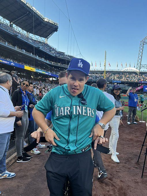 MLB celebrity softball game final score, results: Team Felix holds on for  win as Ryan Howard turns back the clock