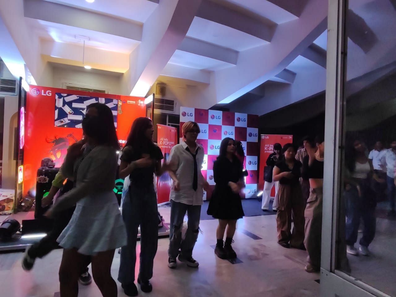 K-pop Random Dance at the Delhi K-pop Contest 2023 (Image via Sportskeeda)