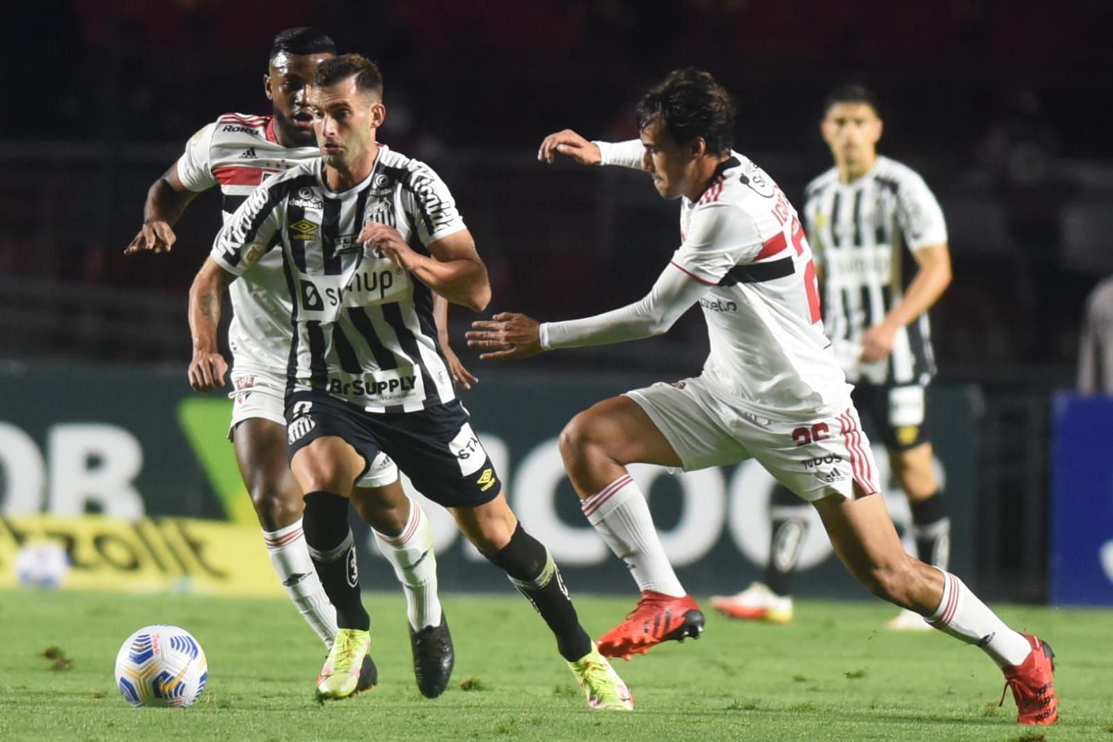 Sao Paulo and Santos will lock horns in the Brazilian Serie A on Sunday