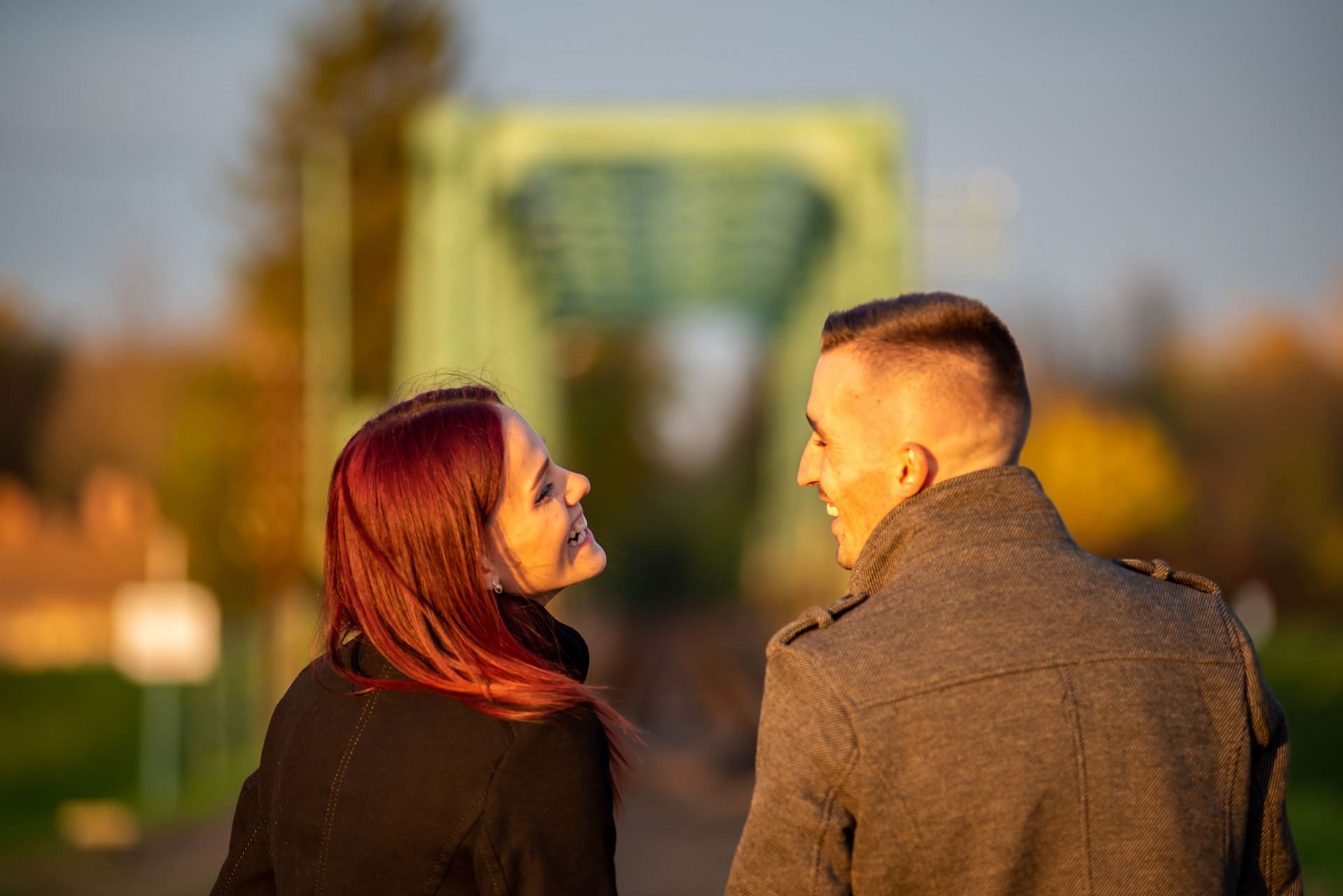 Beige flags trend helps you to describe your partner&#039;s traits. (Image via Unsplash/Tibor Papai)