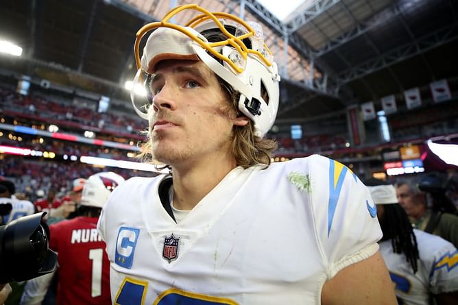 Ex-Chiefs star takes shot at Justin Herbert following Chargers QB’s $262.5M deal - “Losing 27 point playoff leads”