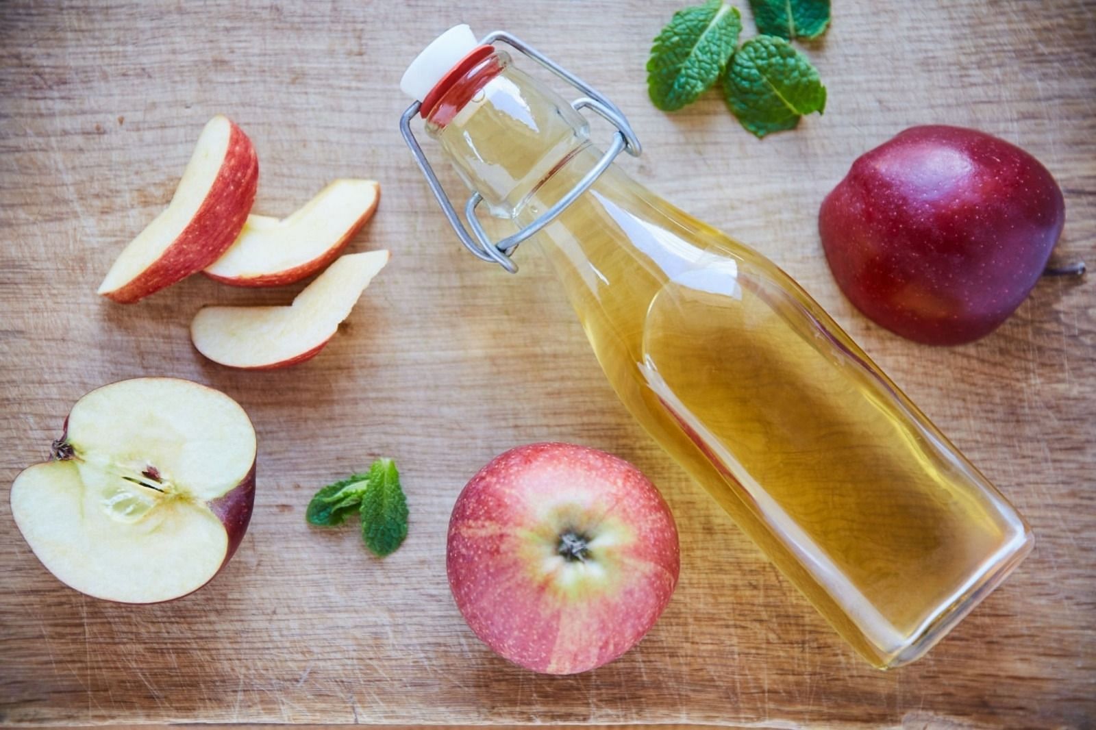 Apple-cider vinegar (Image via Getty Images)