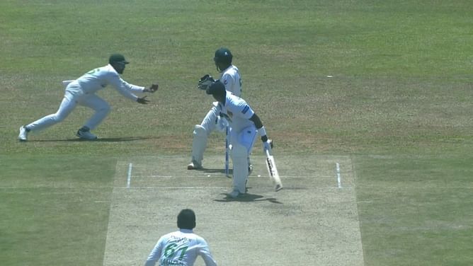 Babar Azam takes a stunning one-handed catch at slip to dismiss Angelo Mathews on Day 4 of 1st SL vs PAK Test
