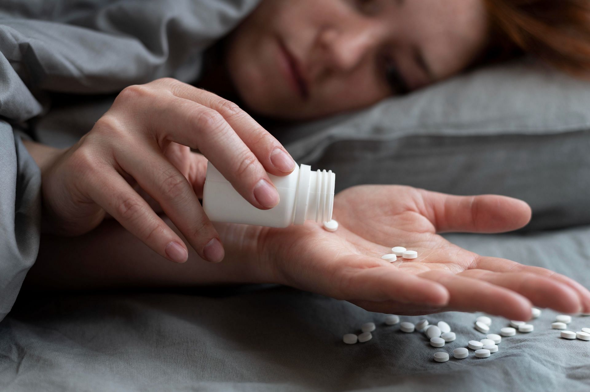 Yes anti depressants have been linked to changes in weight, but is the data conclusive? (Image via freepik/ Freepik)