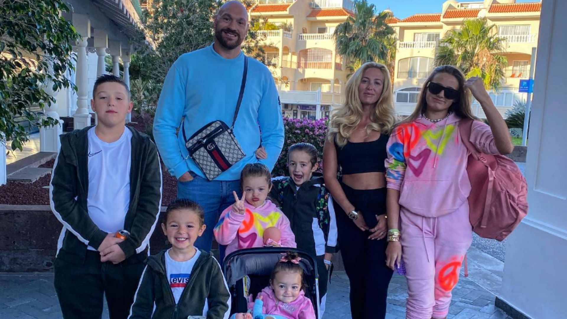 Tyson Fury &amp; his wife and family [Image courtesy of @parisfury1 on Instagram]