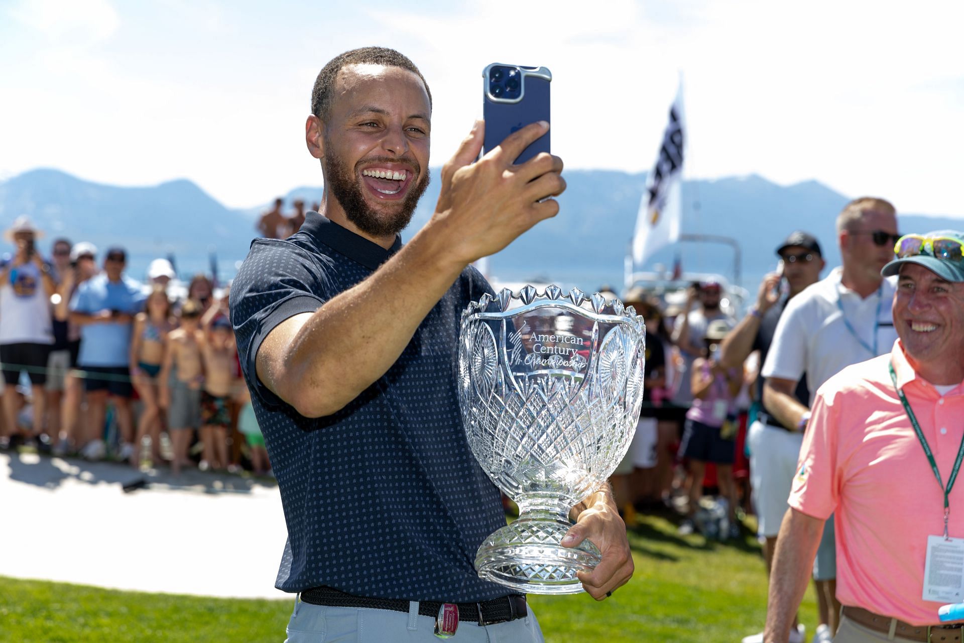 Steph Curry playfully credits Lakers for recent golf success