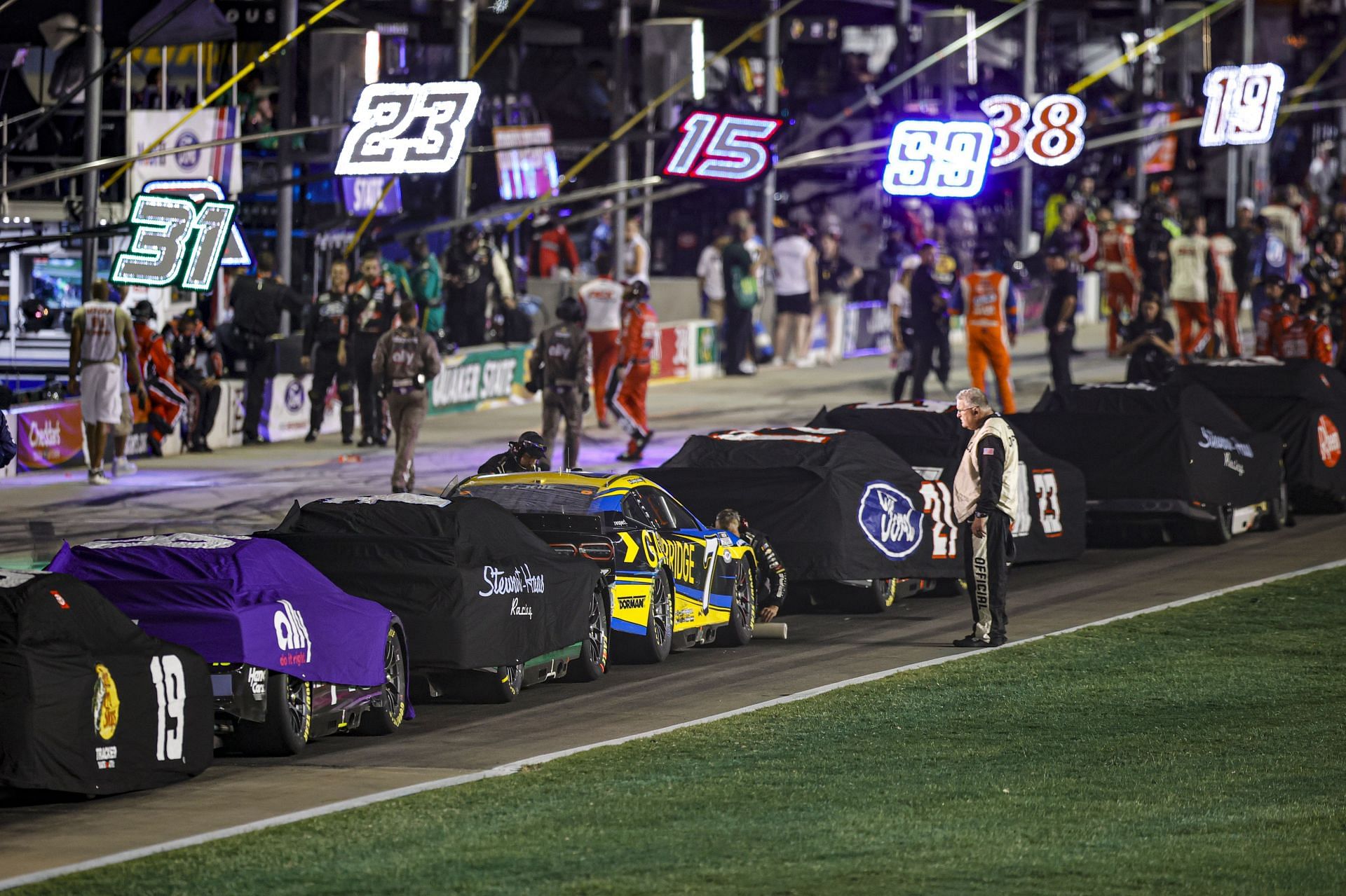 NASCAR Cup Series Quaker State 400 red flagged due to rain