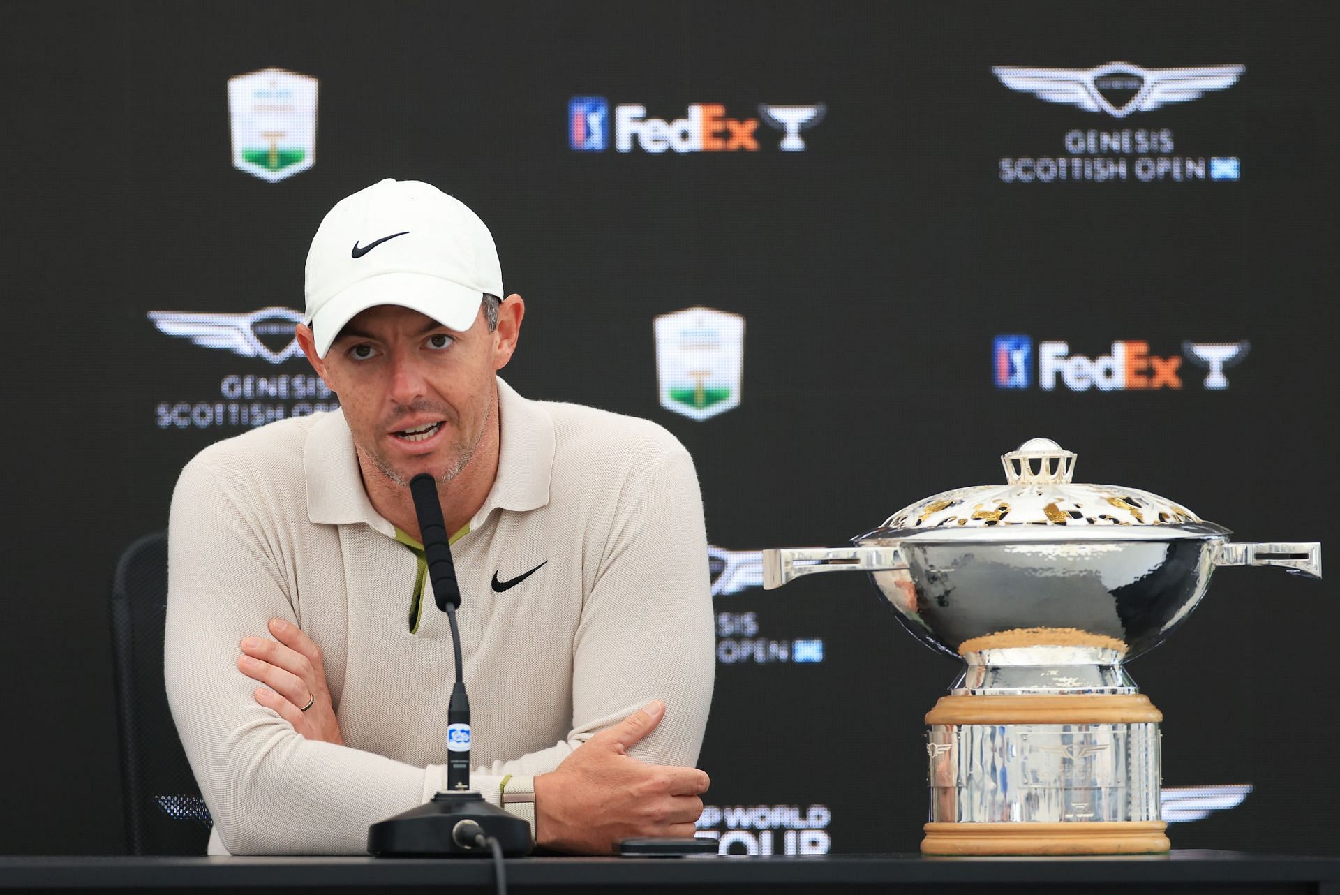 Rory McIlroy with Genesis Scottish Open Trophy in 2023 (via Getty Images)