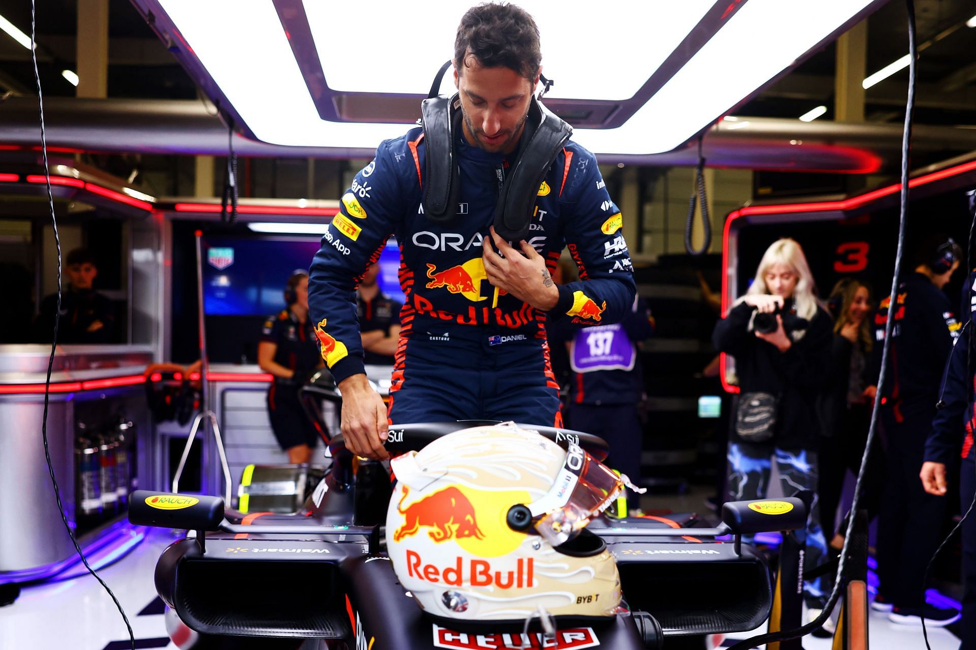 Daniel Ricciardo preparing for the Red Bull test at Silverstone, 11th July 2023 (Photo by Mark Thompson/Getty Images)