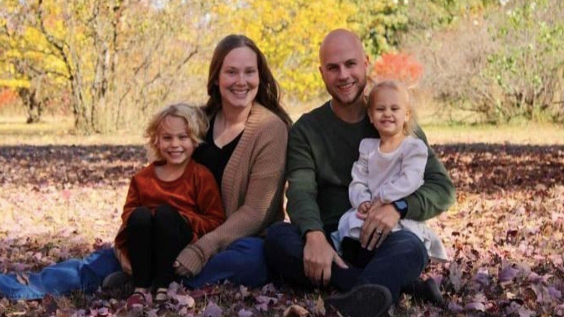 Emily Gerding with her two daughter  and husband John (Image via GoFundMe)