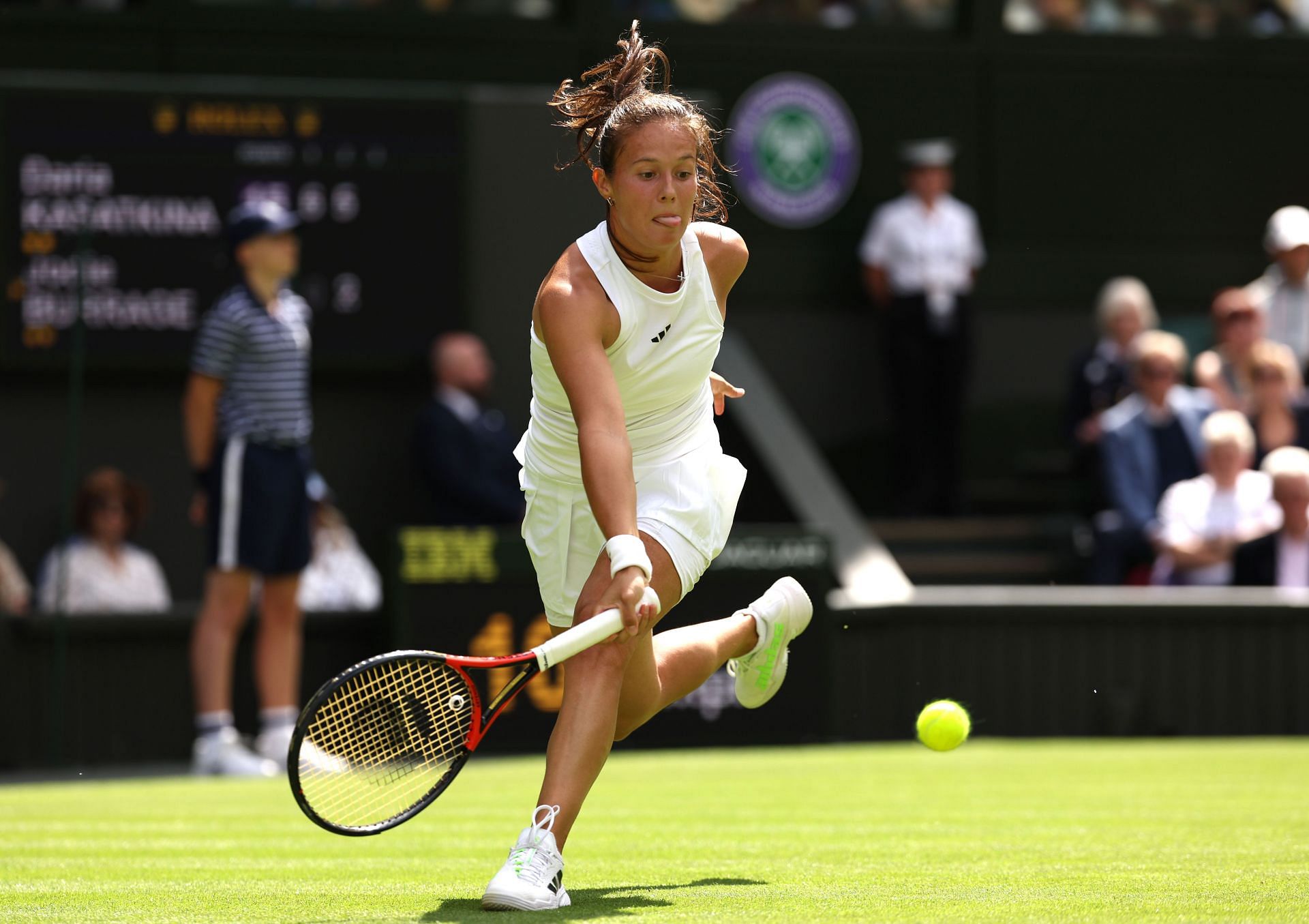 Daria Kasatkina plays a forehand at Wimbledon 2023