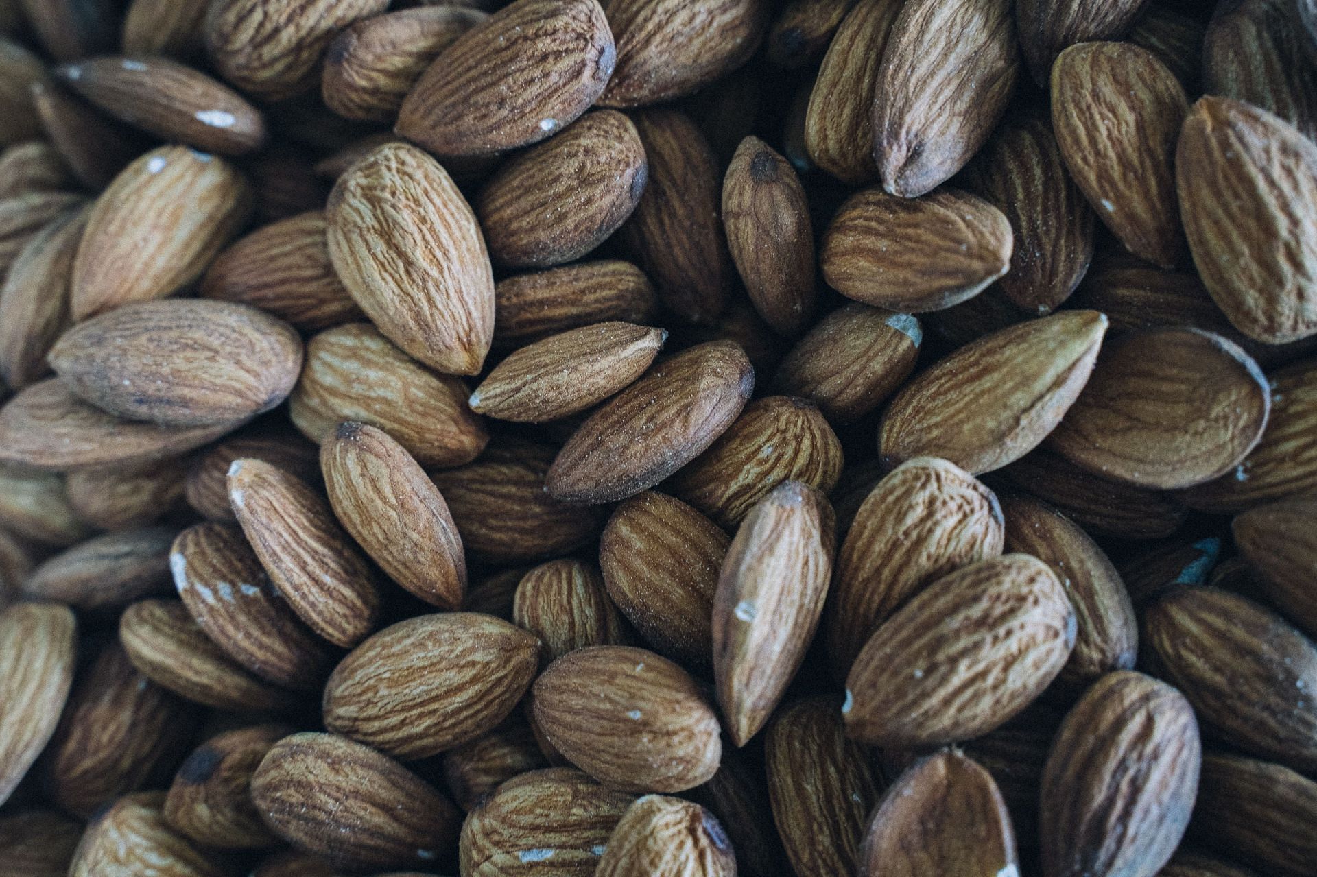 Roasted almonds are an example of minimally processed food (Image via Pexels)